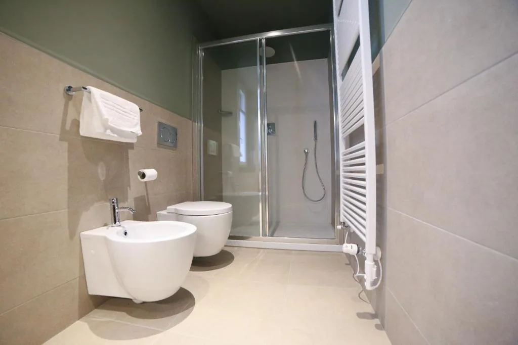 Camera Deluxe Matrimoniale/Doppia con Letti Singoli con Vista Lago — Locanda Ferro UNO, Golf Città di Asti