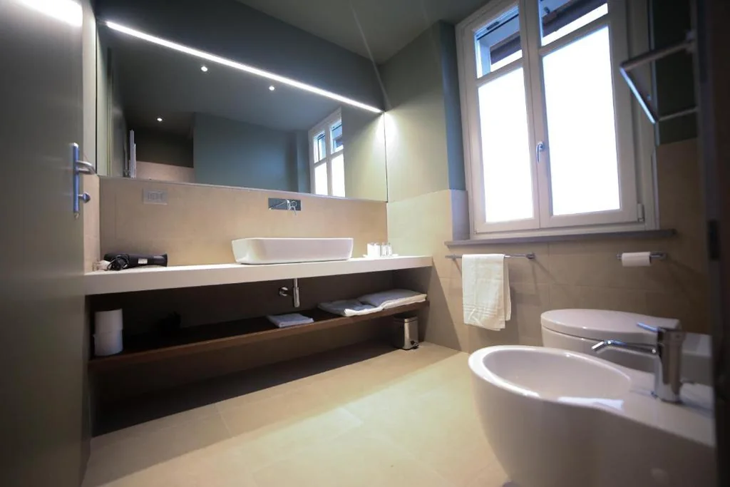 Camera Deluxe Matrimoniale/Doppia con Letti Singoli con Vista Piscina — Locanda Ferro UNO, Golf Città di Asti