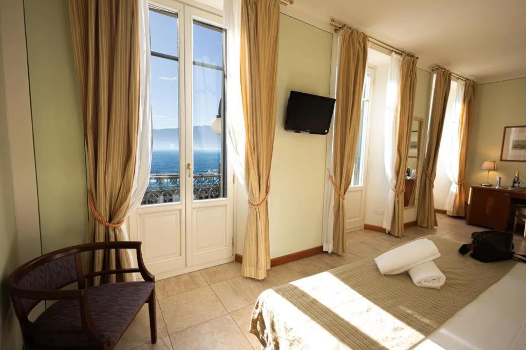 Camera Deluxe Matrimoniale/Doppia con Letti Singoli con Vista Lago — LVG Hotel Collection – Belvedere San Gottardo