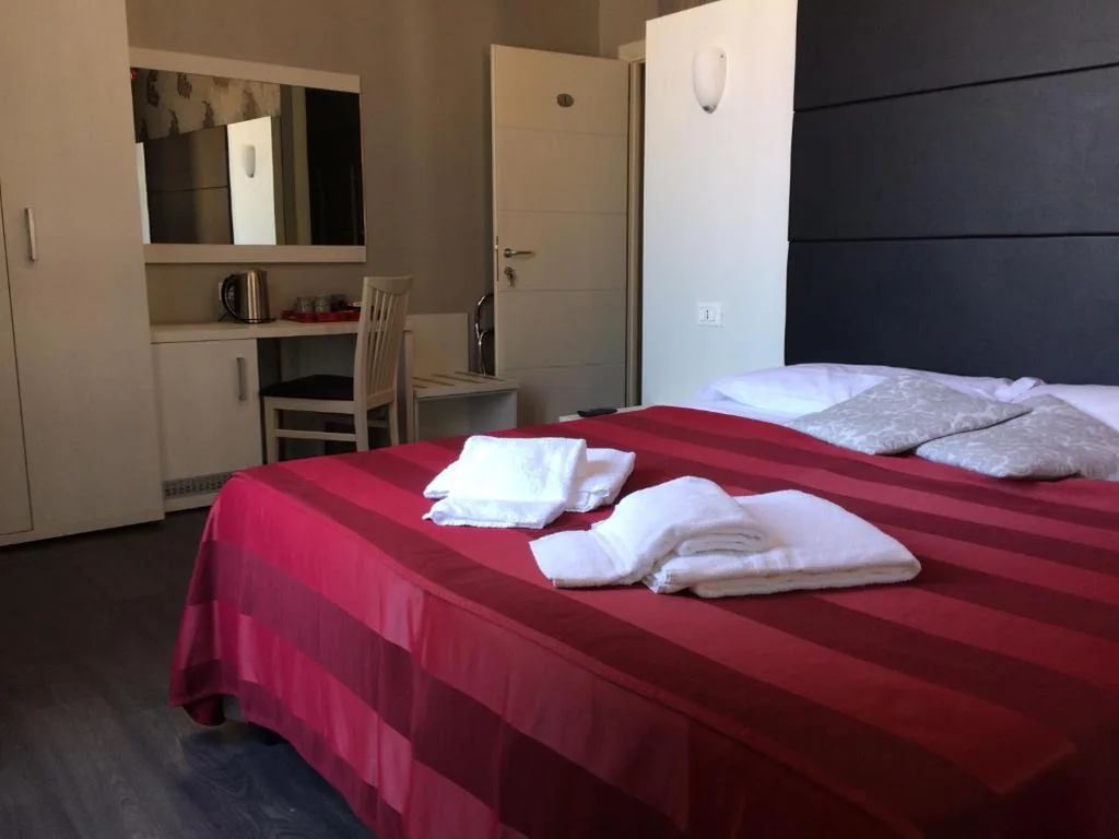 Camera Deluxe Matrimoniale/Doppia con Letti Singoli con Vista Città — Morfeo Suite