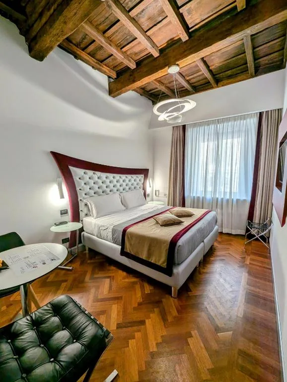 Camera Deluxe Matrimoniale/Doppia con Letti Singoli, con Vasca Idromassaggio — Relais Forus Inn
