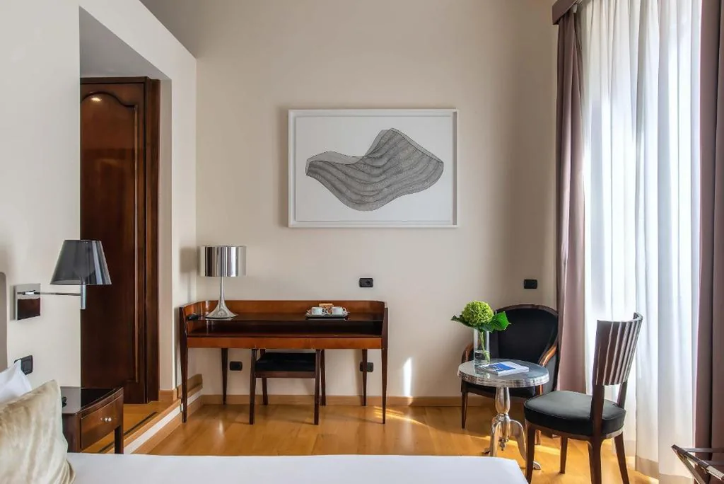 Deluxe Double/Twin Room with City View — Relais Rione Ponte