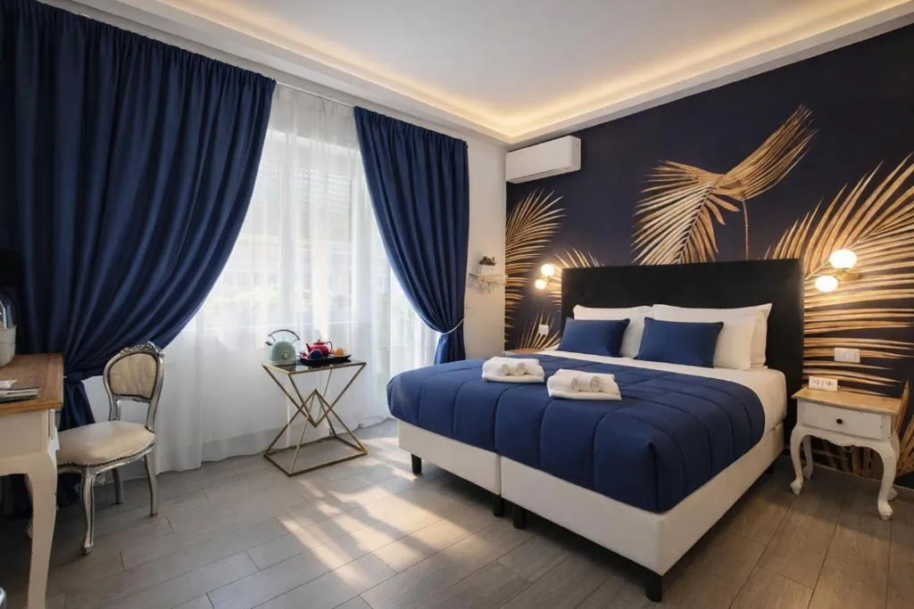 Deluxe Double/Twin Room with Balcony — RomAntic Dreams Guest House