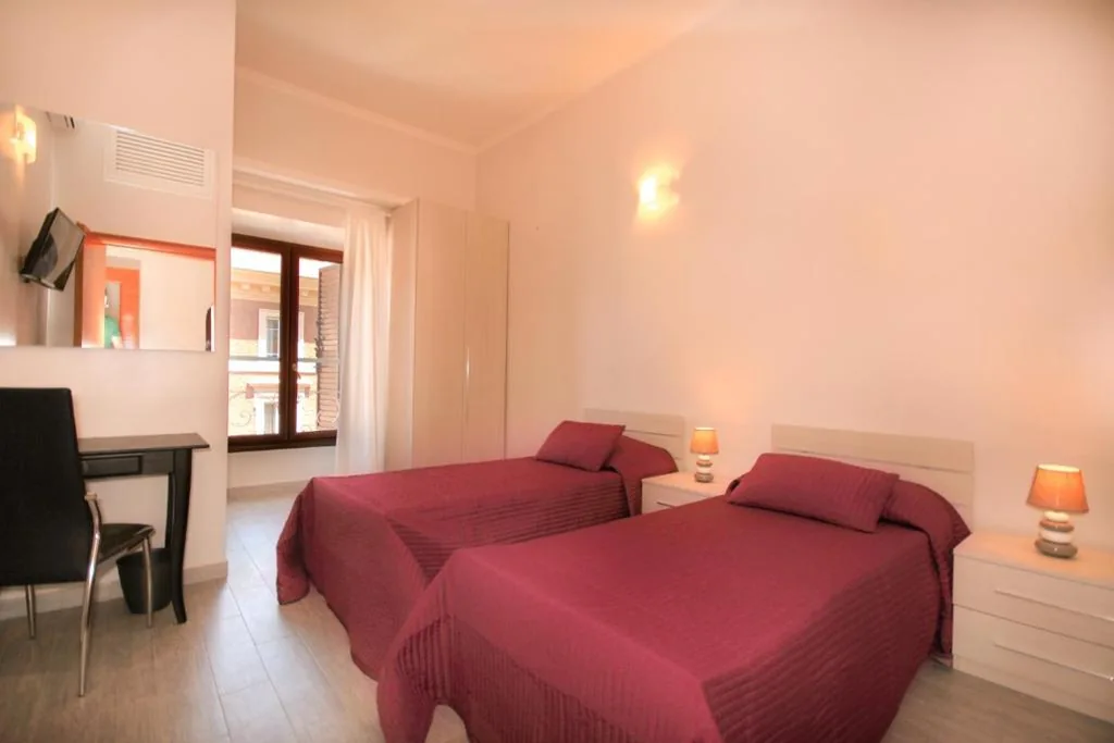 Camera Deluxe Matrimoniale/Doppia con Letti Singoli — San Pietro’s Home – Guesthouse