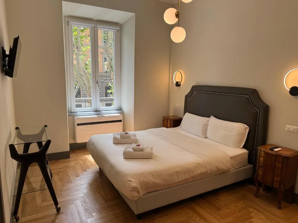 Camera Deluxe Matrimoniale/Doppia con Letti Singoli — Santa Monica Townhouse
