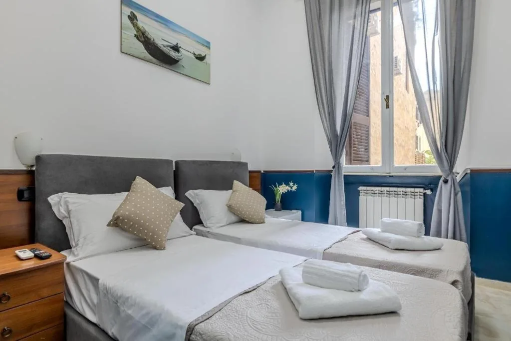 Deluxe Double/Twin Room with Single Beds — STELLA GUEST HOUSE O AFFITTACAMERE