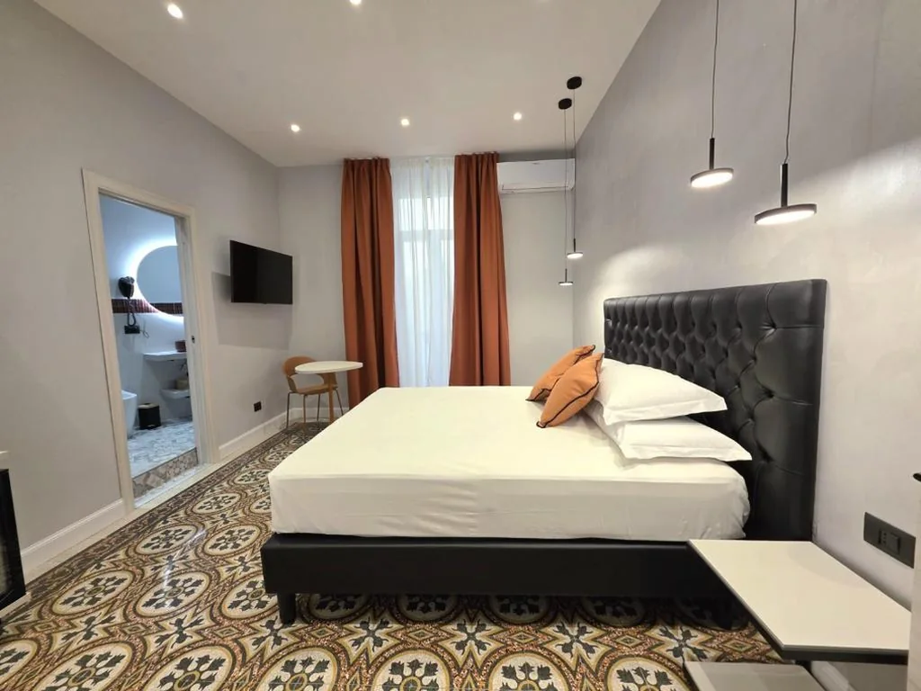 Deluxe Double/Twin Room — Victoria Suites