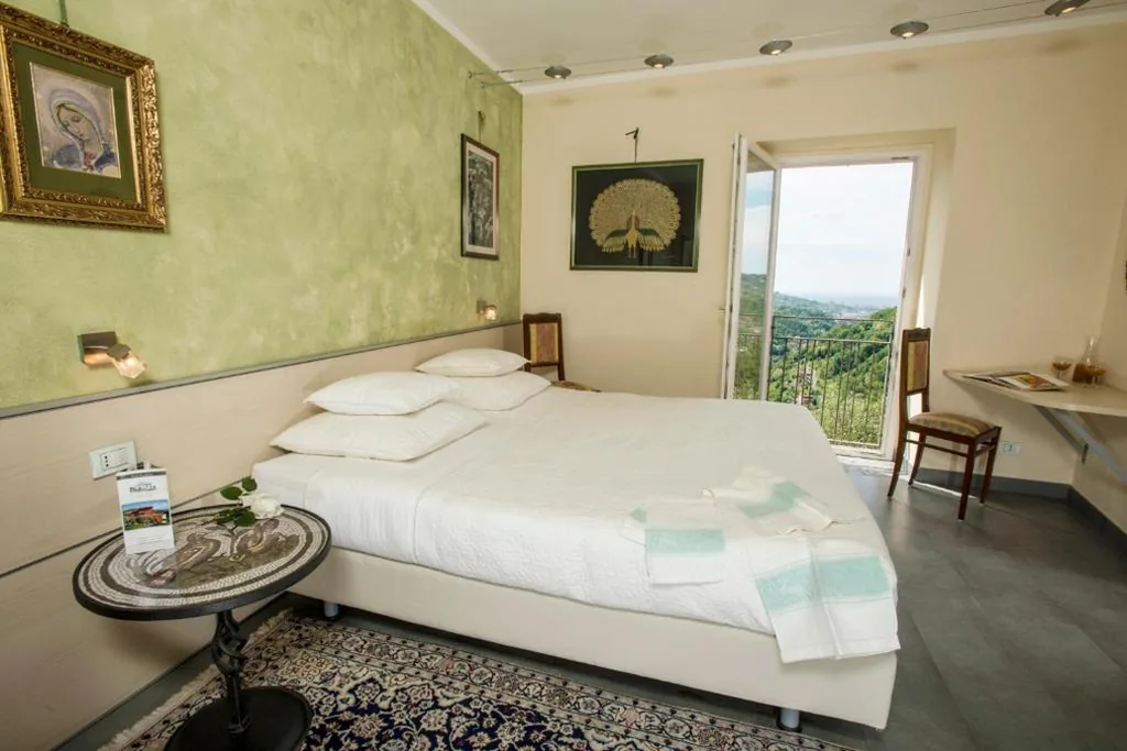 Camera Deluxe Matrimoniale/Doppia con Letti Singoli — Villa Paggi Country House