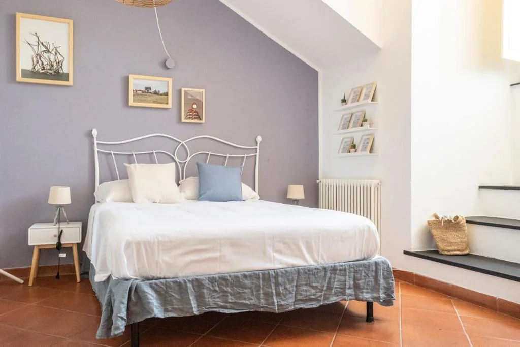 Deluxe Room — Palazzo Oddo Rooms in a historic palace in the centre of Albenga