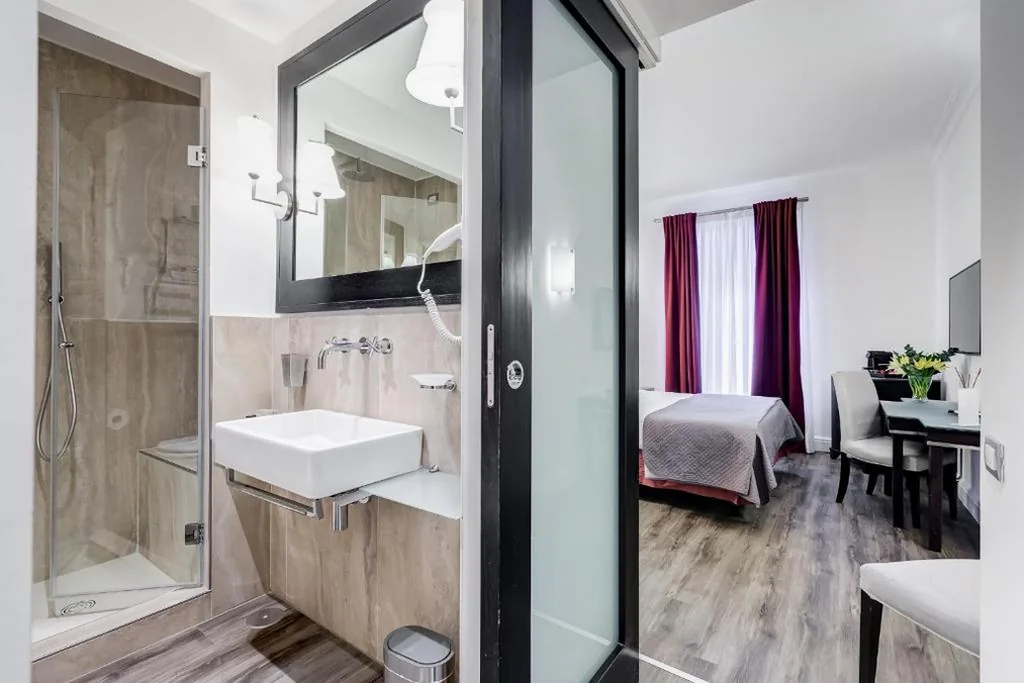 Deluxe Room — Residenza A -Via Veneto Fashion Rooms -self check-in