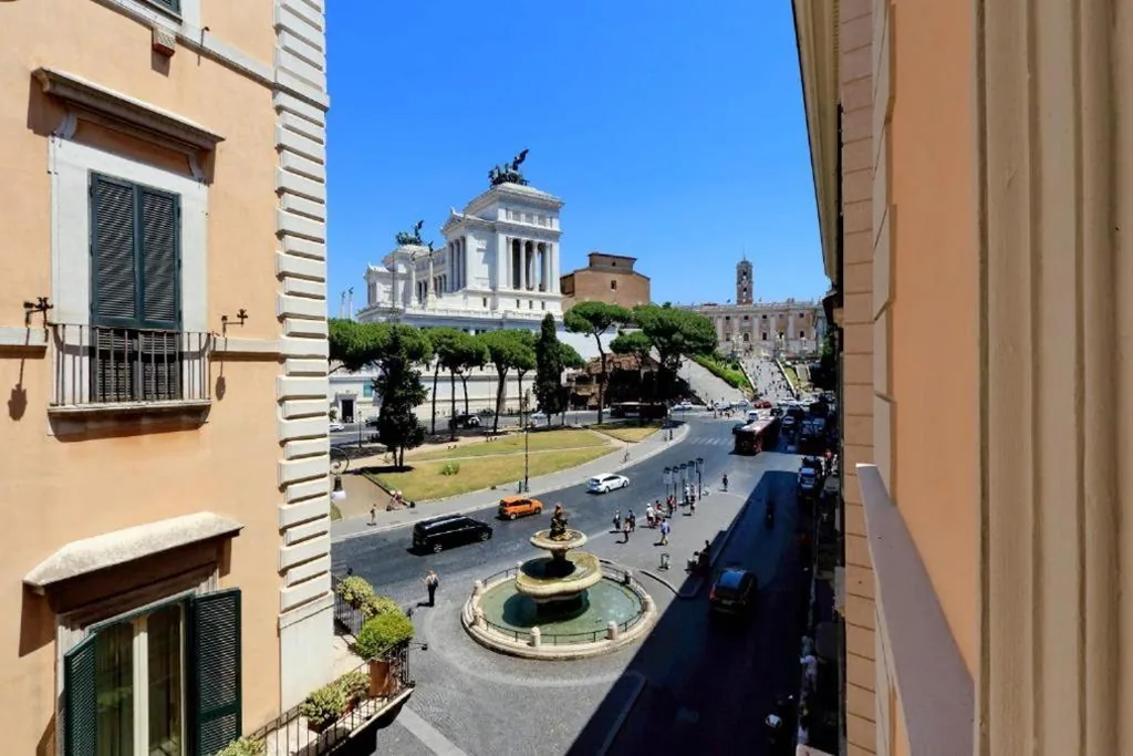 Deluxe Room — Roma Five Suites