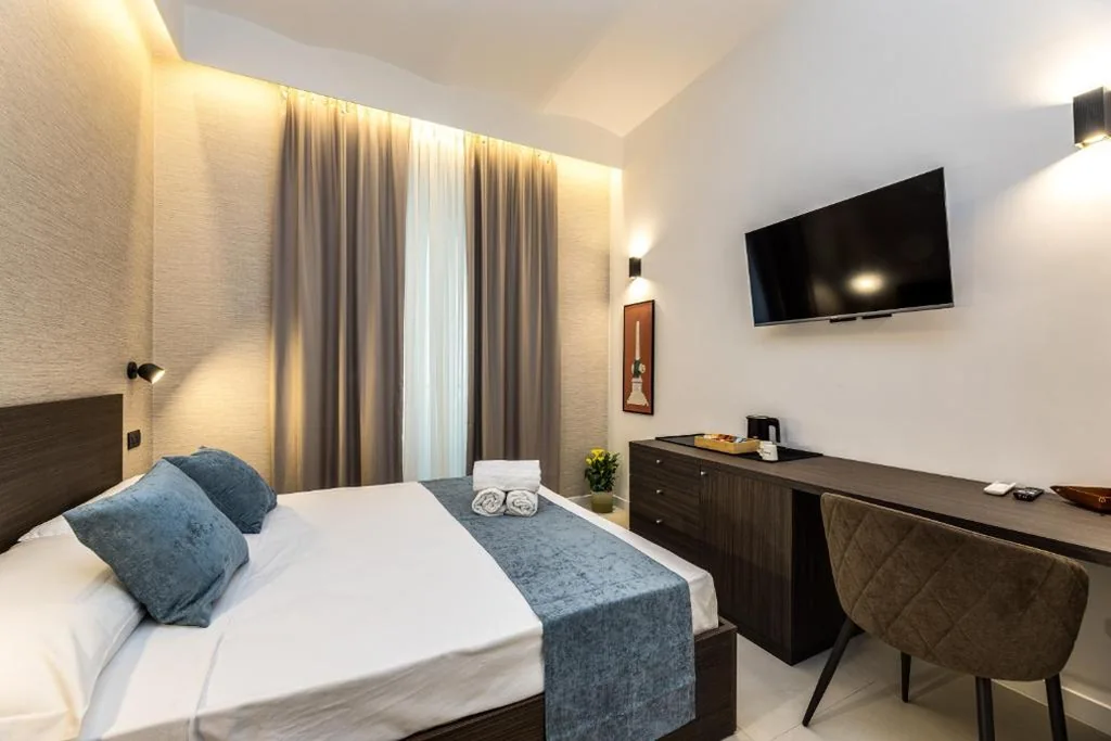 Deluxe Room — Romana Experience