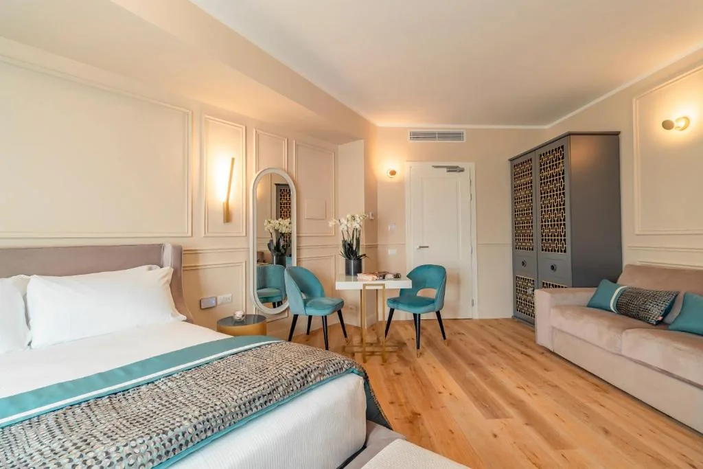 Deluxe Room — Trevi Imperial Suite 2