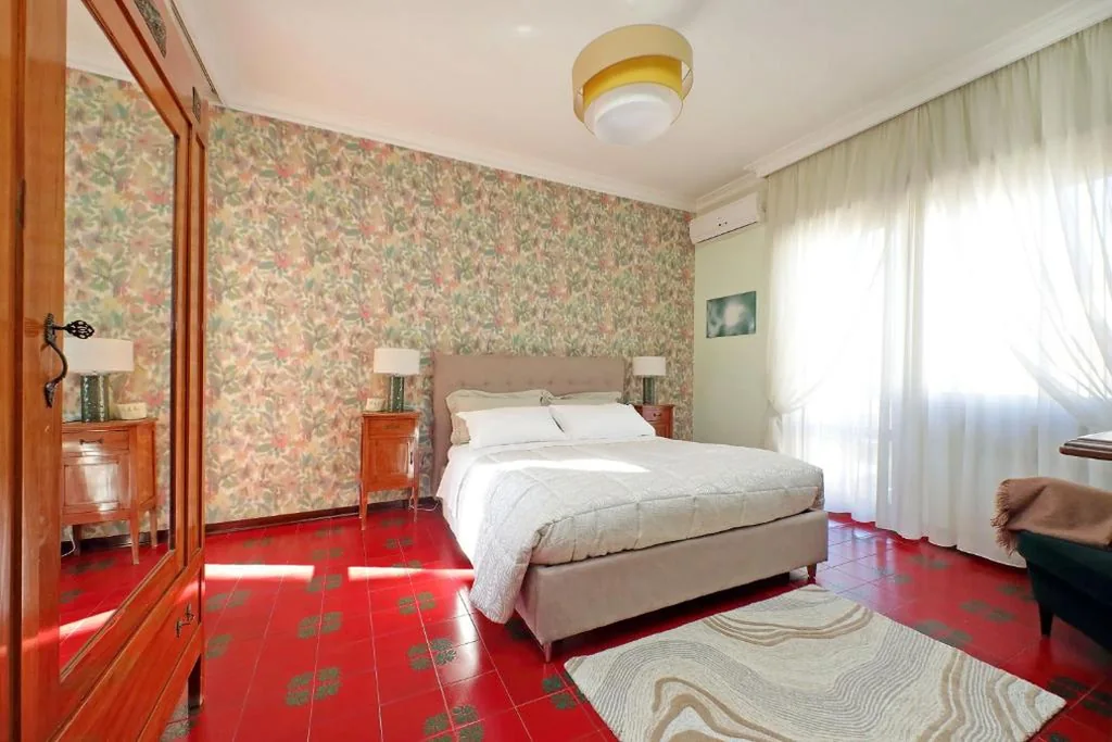 Deluxe Room — Villa Gisi Guest House