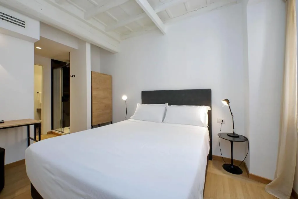 Deluxe Room — Youroom Vite