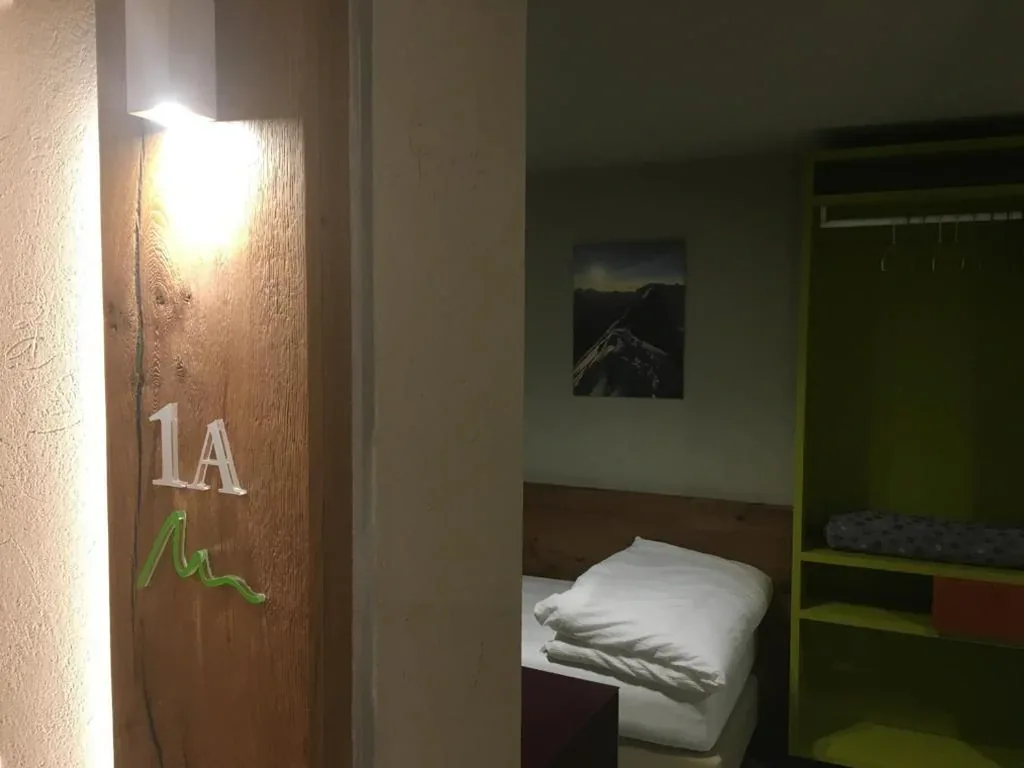 Twin Room — 4478 Mountain Lodge