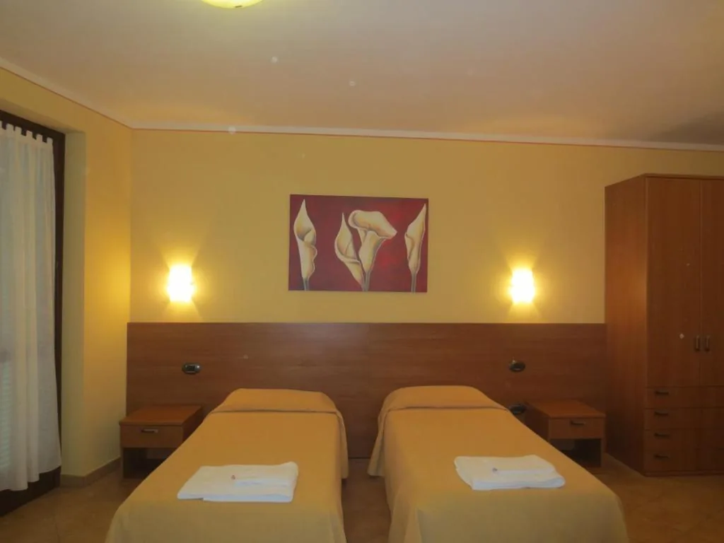 Twin Room — Albergo dei Pescatori