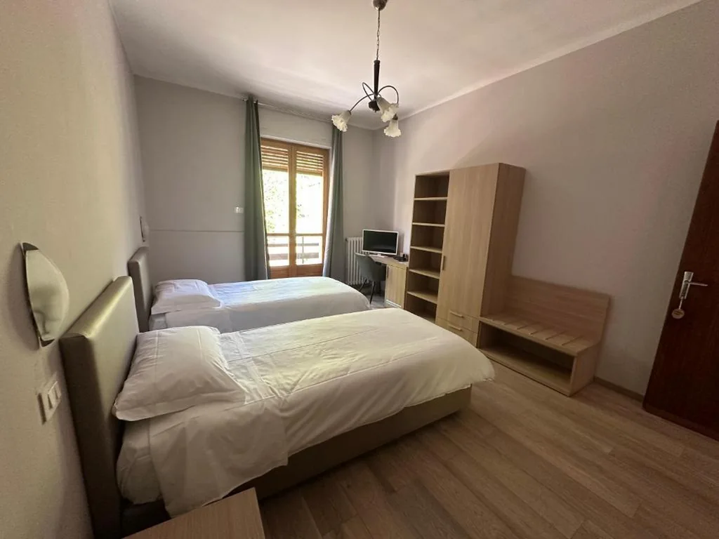 Camera Doppia con Letti Singoli — Albergo LA COLDRA