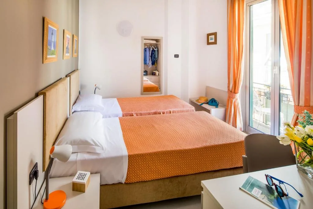 Double Room with Single Beds — Albergo La Piazzetta