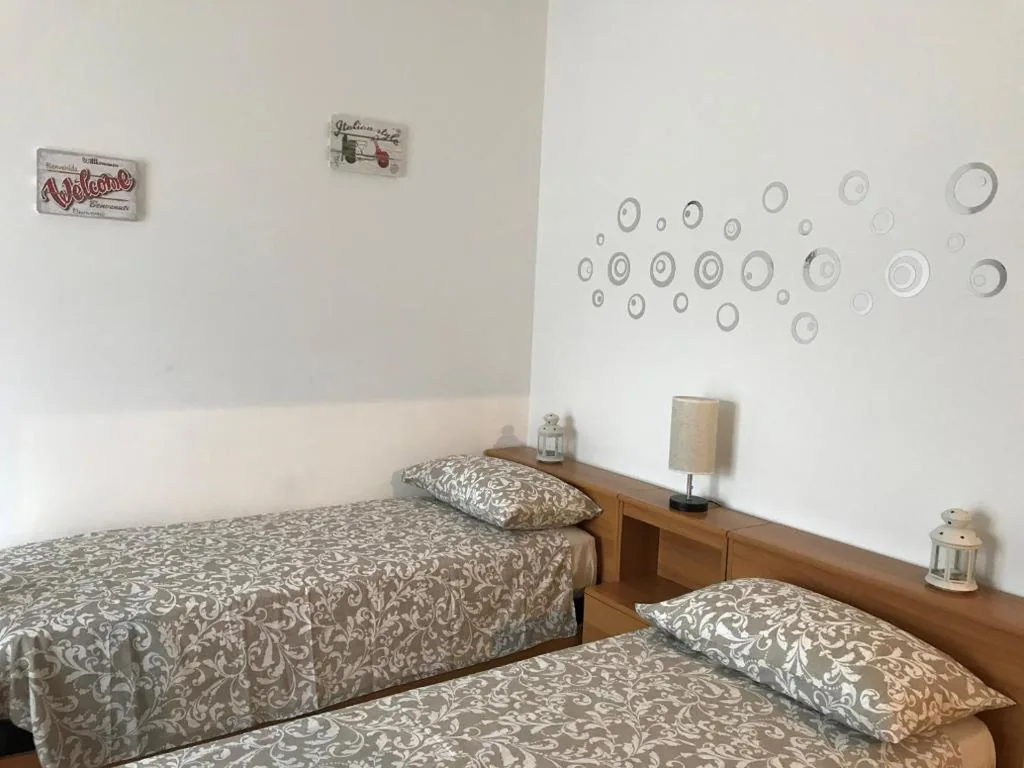 Camera Doppia con Letti Singoli — B&B La Terrazza