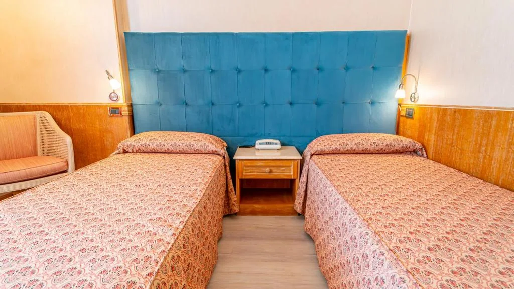 Twin Room — Bobby Executive