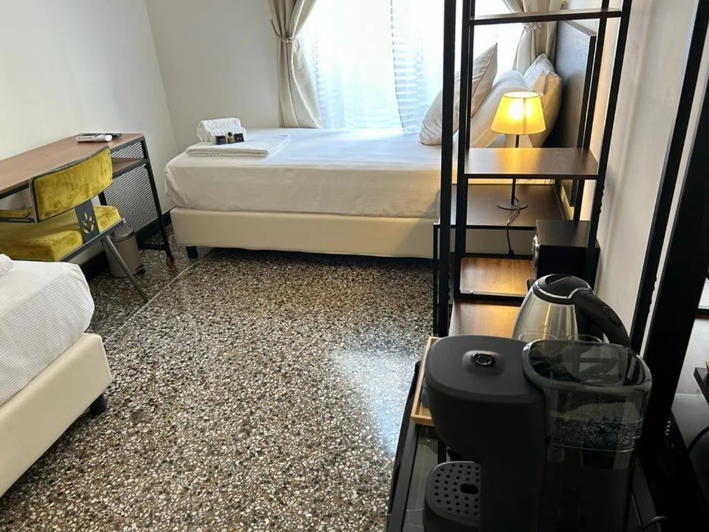 Camera Doppia con Letti Singoli — Brignole Rooms
