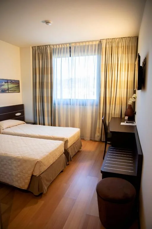 Double Room with Single Beds — Castahotel