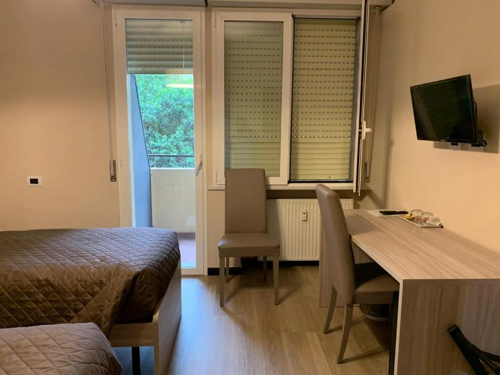 Camera Doppia con Letti Singoli con Accesso Disabili — St Martin House