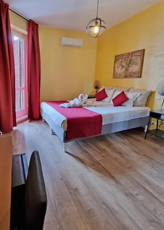 Twin Room with External Private Bathroom — GuestHouse Martin