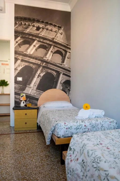 Camera Doppia con Letti Singoli con Bagno Privato Esterno — Lo Sguardo sui Re