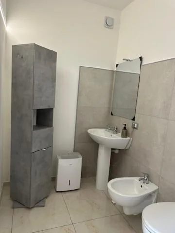Camera Doppia con Letti Singoli con Bagno Privato — Affittacamere EROI