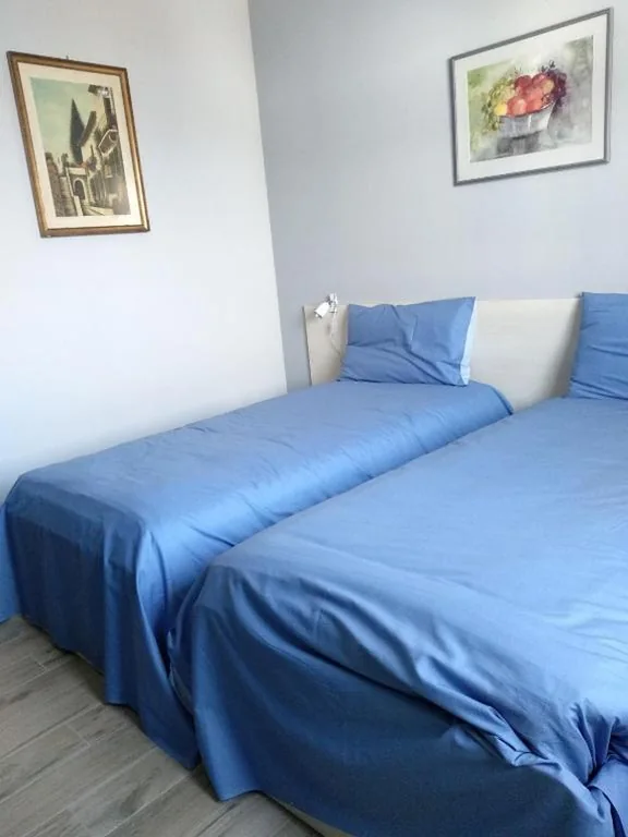 Twin Room with Private Bathroom — CASCINA PONTETTO