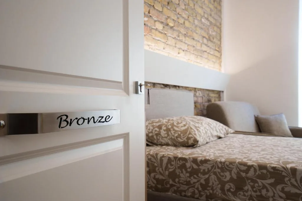 Twin Room with Private Bathroom — Castle Suite Borgo
