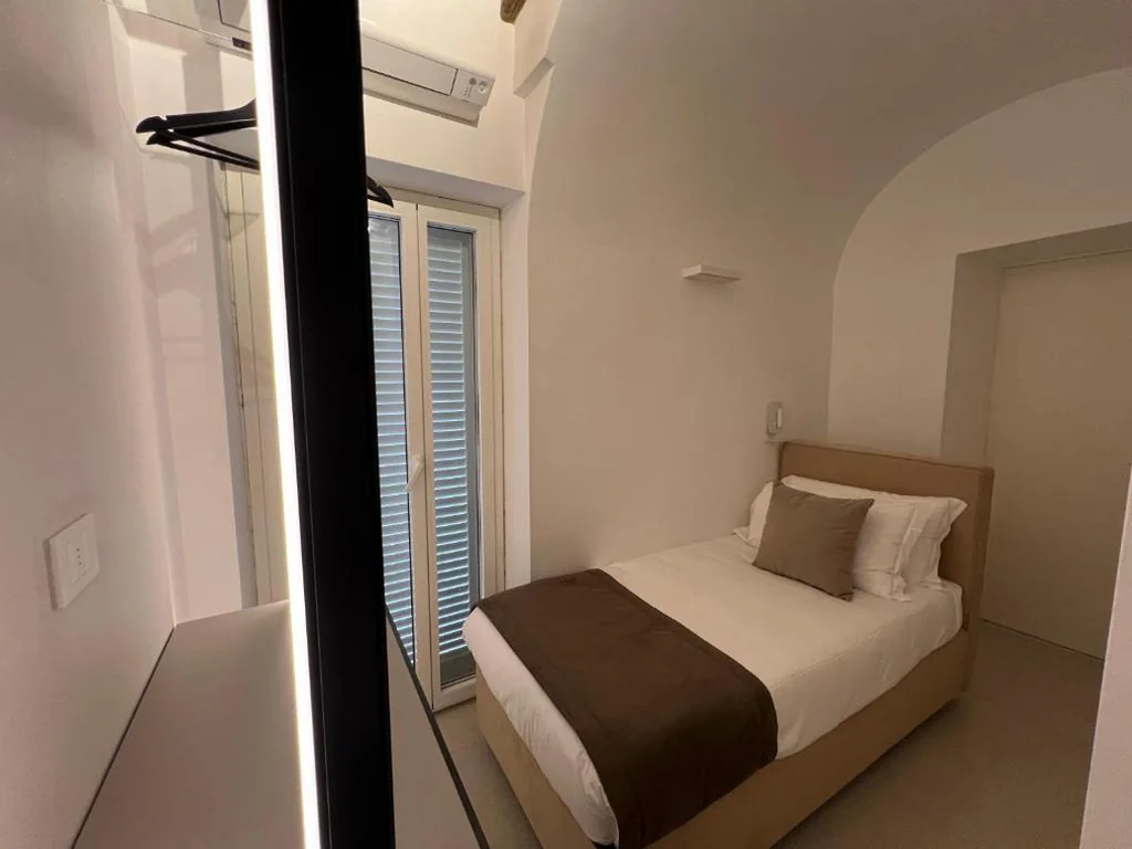 Twin Room with Balcony — Affreschi al Pantheon