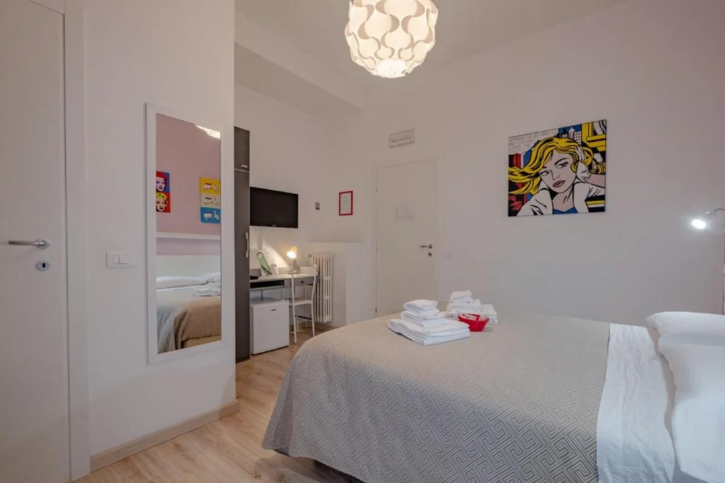 Camera Doppia con Letti Singoli con Balcone — Damiani & Sister Guesthouse