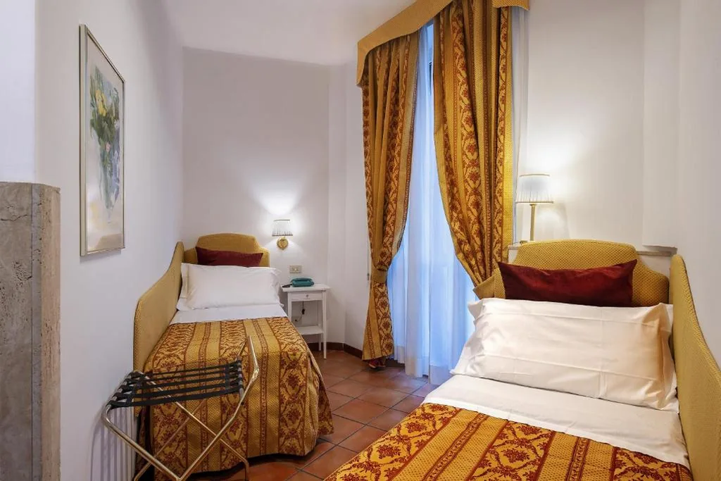 Twin Room with Balcony — Hotel Canova