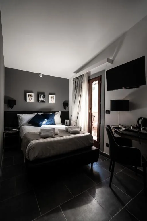 Twin Room with Balcony — Relais Manzoni