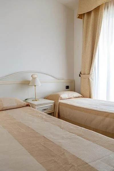 Camera Doppia con Letti Singoli con Doccia — Hotel Villa Sofia