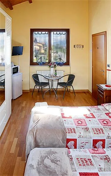 Camera Doppia con Letti Singoli con Terrazza — B&B Rubino