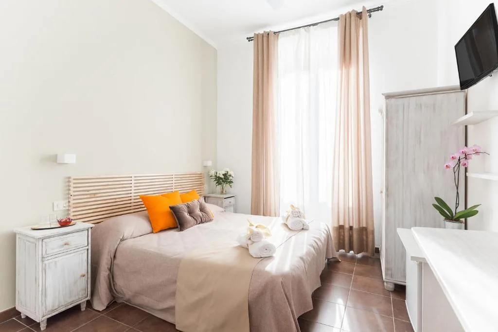 Camera Doppia con Letti Singoli — Domus Victoria Guest House