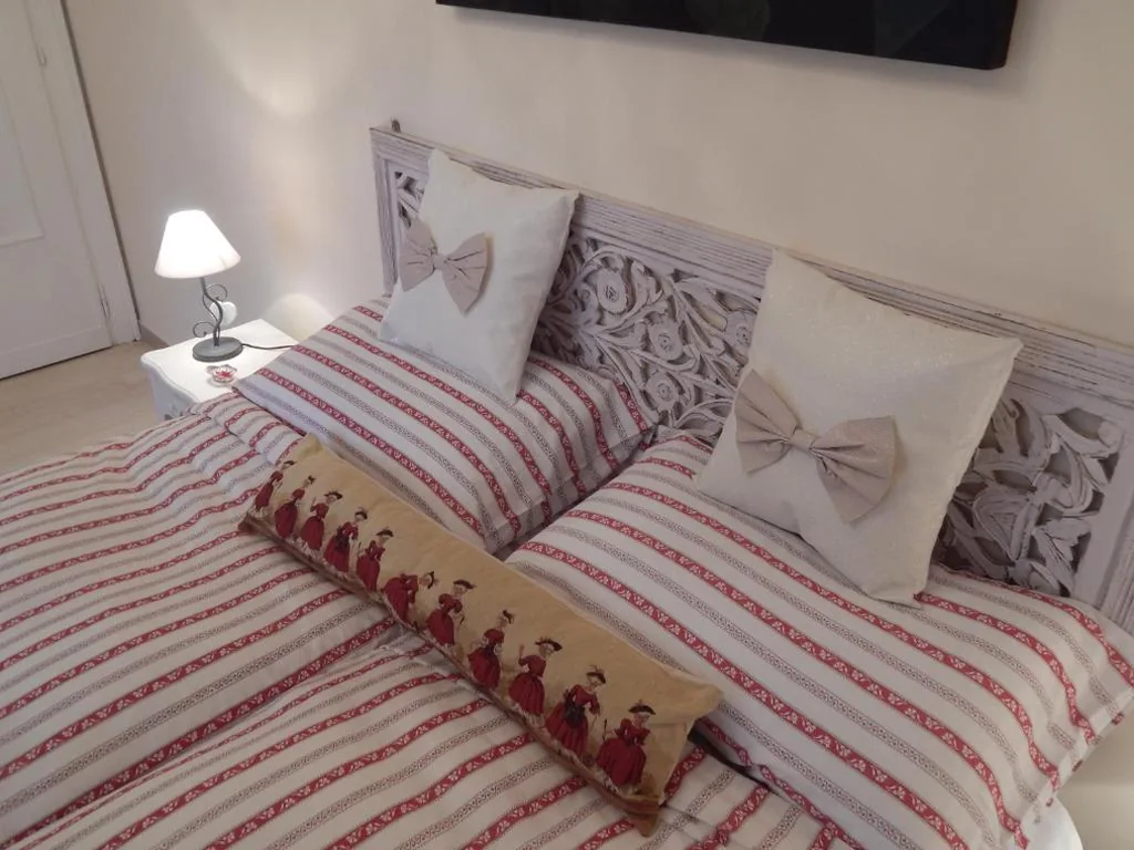 Double Room with Single Beds and Shared Bathroom — Affittacamere Roma Centro, Musei Vaticani Rooms