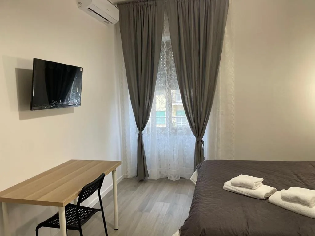 Twin Room with Shared Bathroom — B8 wang