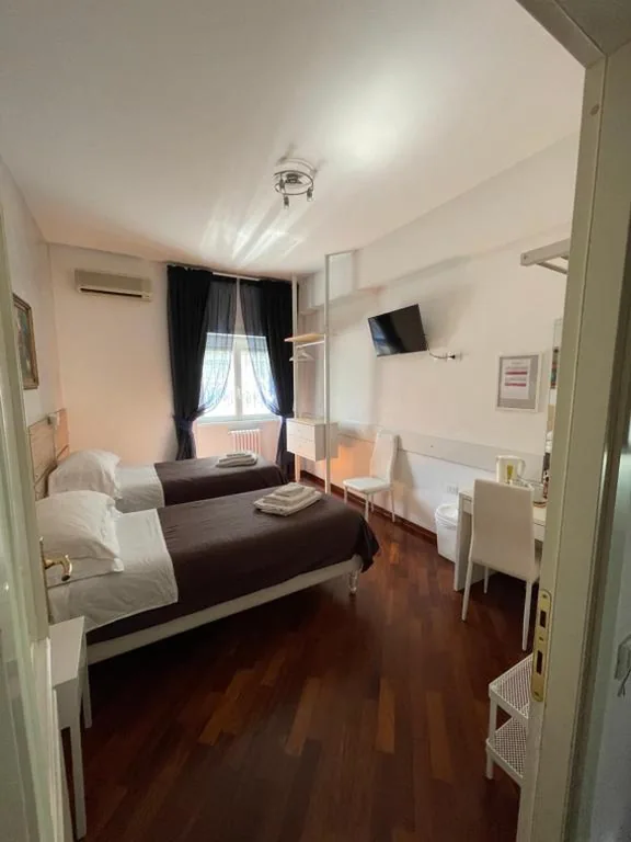 Twin Room with Shared Bathroom — Casa Mia Guesthouse