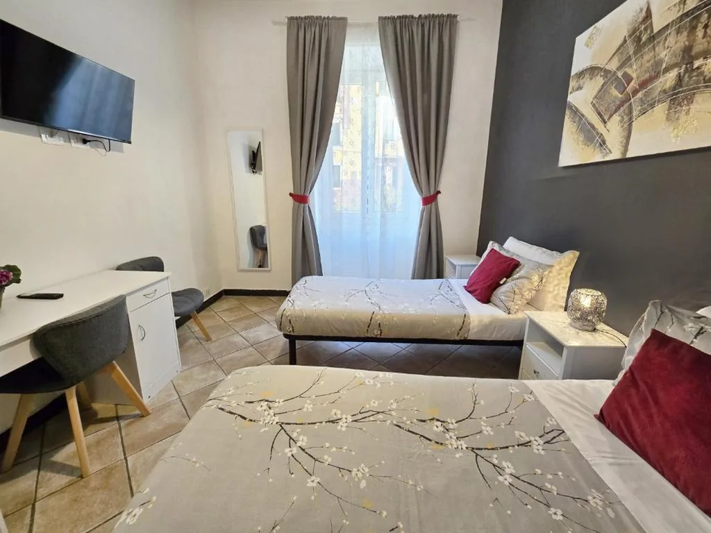 Twin Room with Shared Bathroom — Hosting Flats Hospety Group