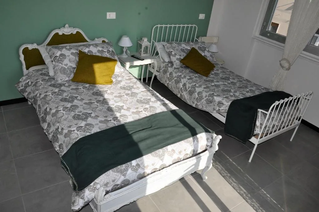 Twin Room with Shared Bathroom — Nonna Rina b&b