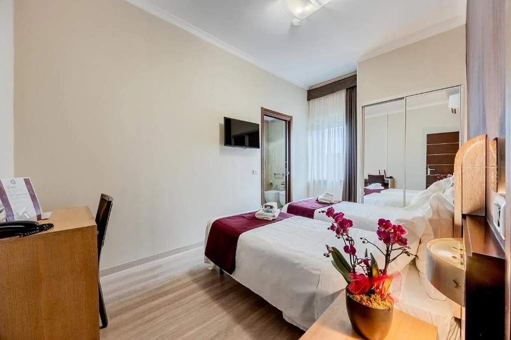 Camera Doppia con Letti Singoli — EH Rome Airport Euro House Hotels