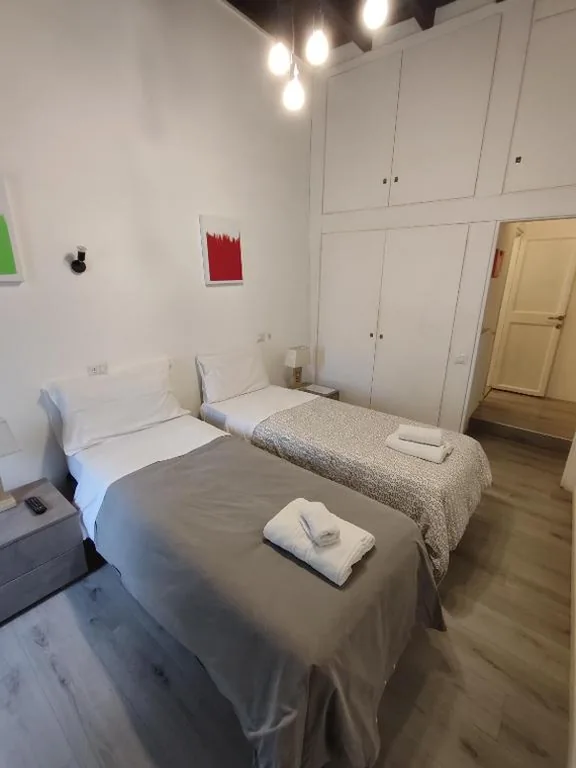 Twin Room — Giubbonari Street