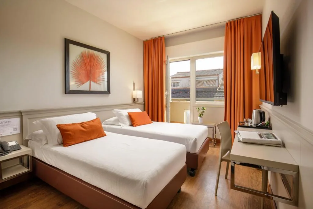 Camera Doppia con Letti Singoli — Grand Hotel Fleming by OMNIA hotels