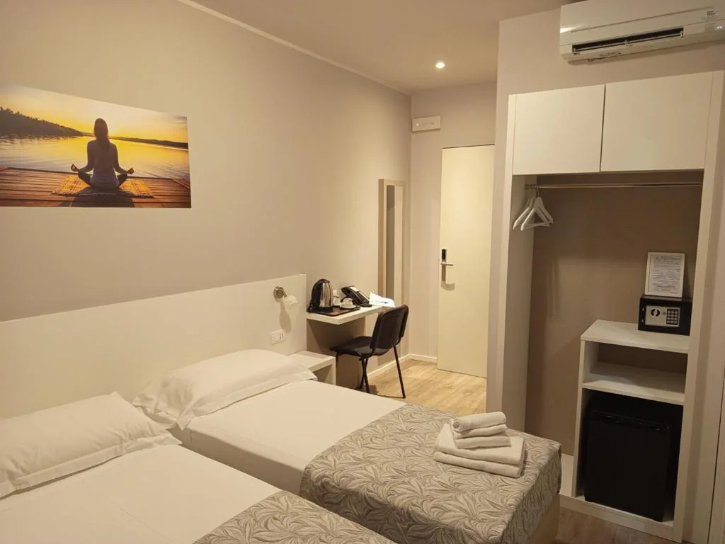 Camera Doppia con Letti Singoli — Hotel Acquario