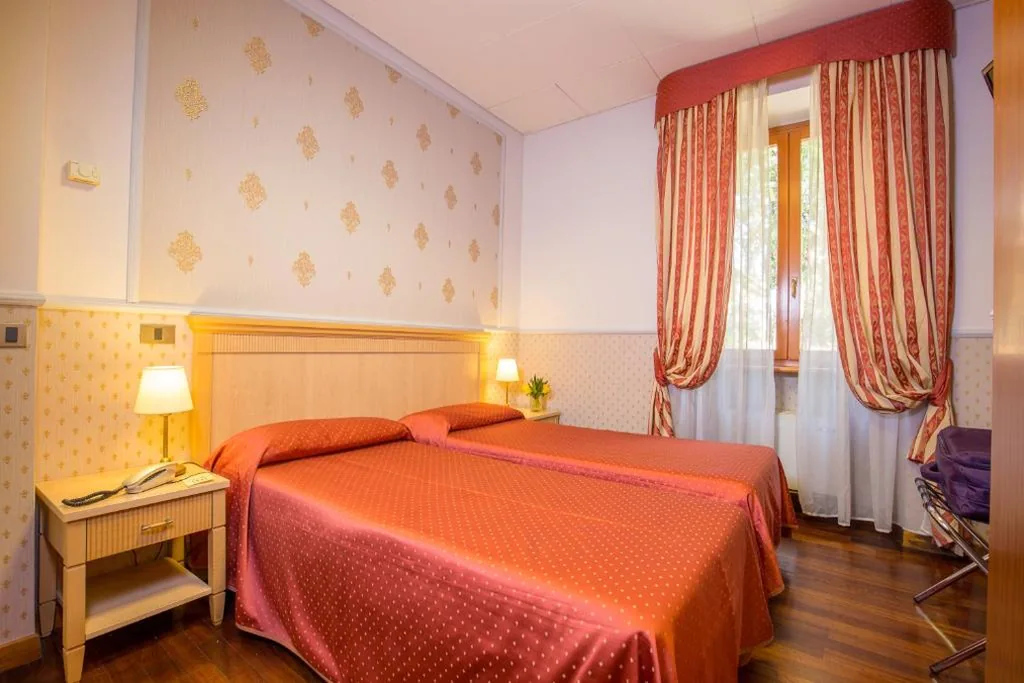 Twin Room — Hotel Arco Di Travertino